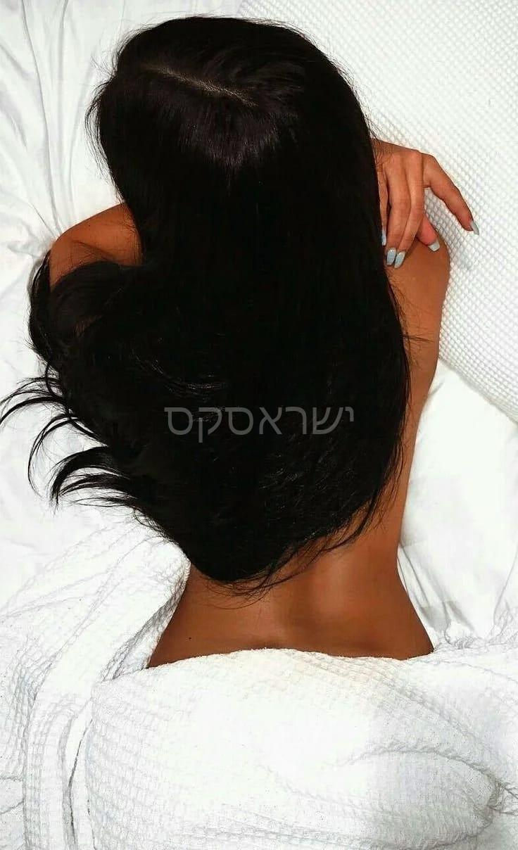 ישראלית -באשקלון