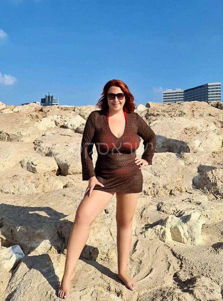 מבנה גוף סקסי פצצת על -בתל אביב